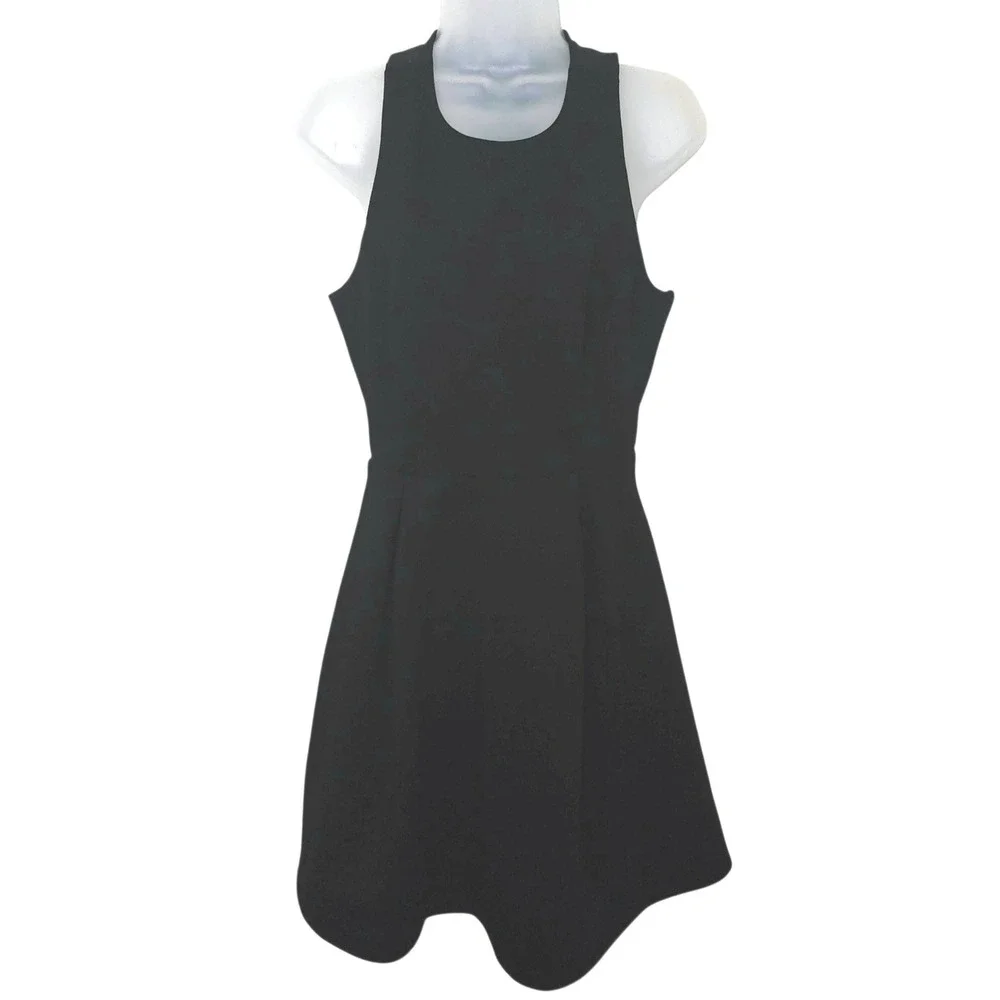 Lulus flirty no neckline